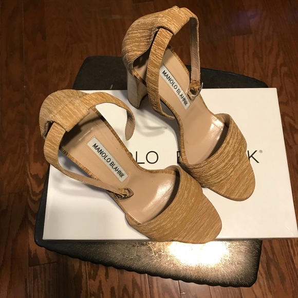 Manolo Blahnik Cork/Natural Sandal - Picture 3 of 7